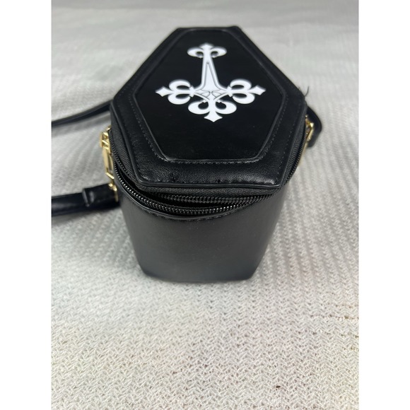 Coffin Crossbody Bag Women Small Black Gothic Cross Spooky Alternative Vampire - Picture 7 of 10